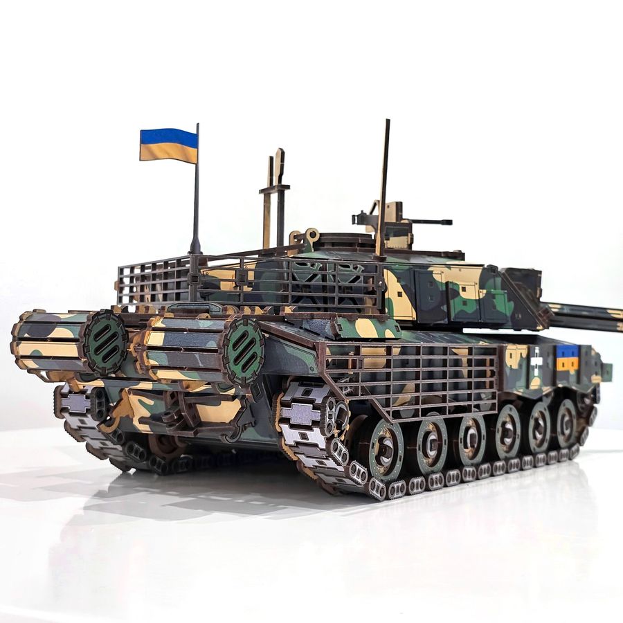 Конструктор “Танк CHALLENGER 2” 1052 шт