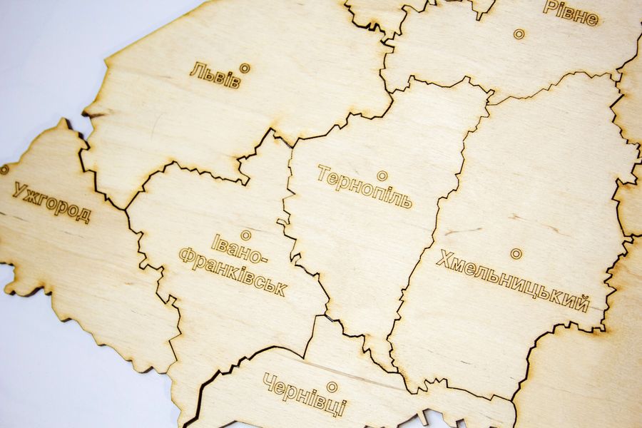 Дерев'яна карта України L світла - 3D пазл